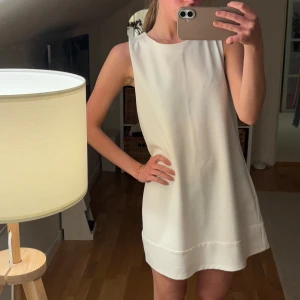 Vit klänning  - Vit klänning från zara