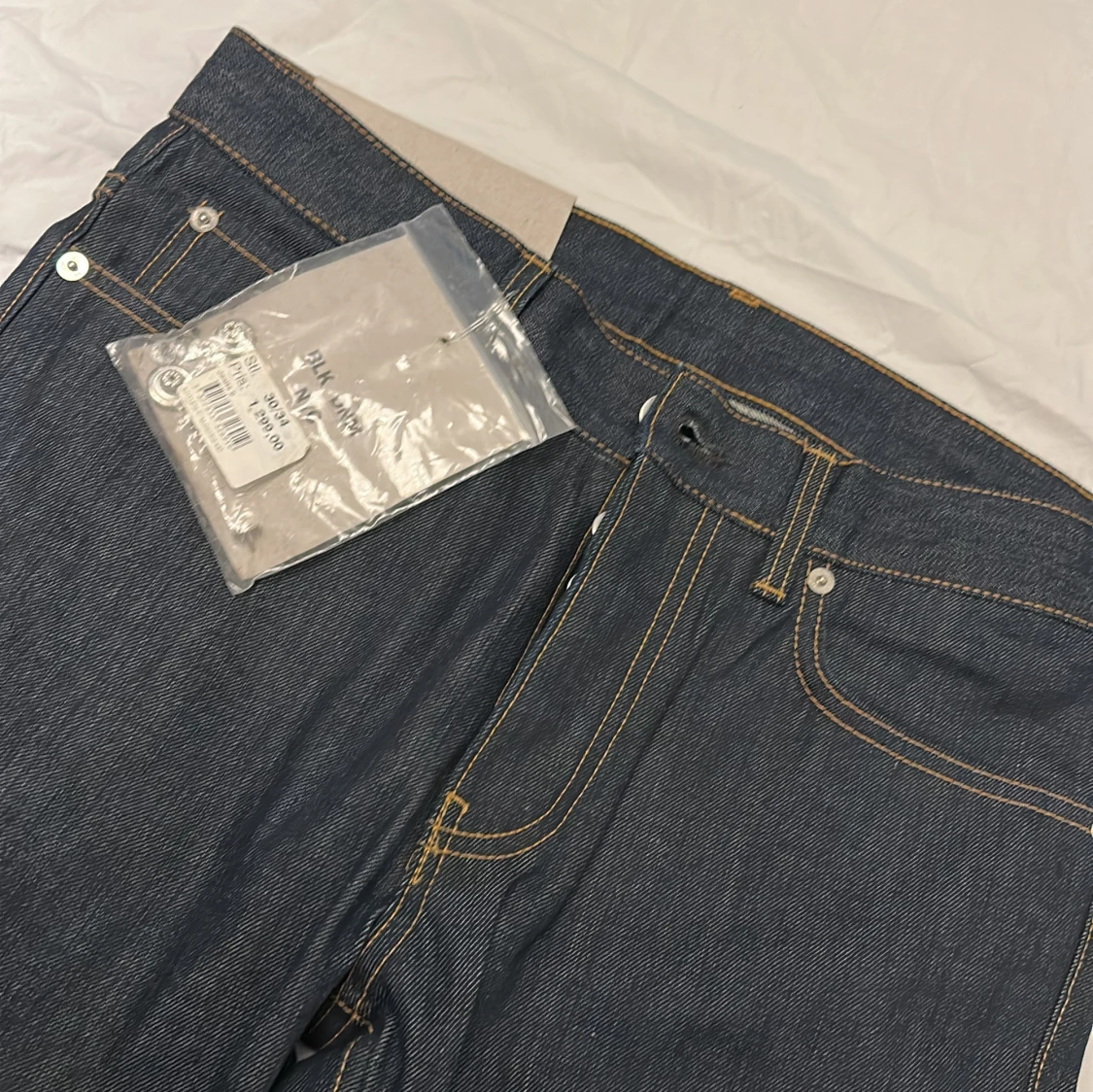 Mörkblå jeans från BLK DNM NYC - 1