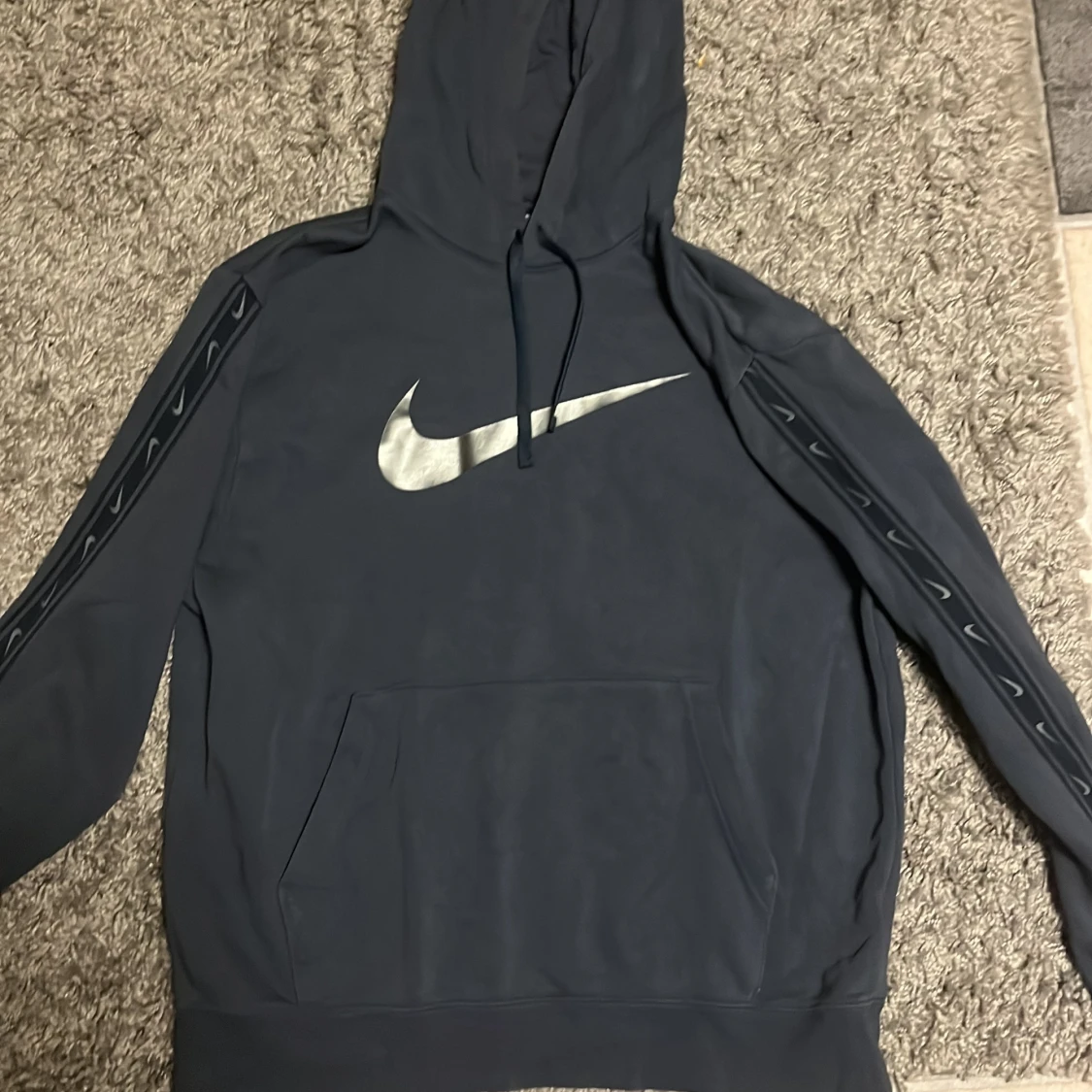 Svart hoodie från Nike