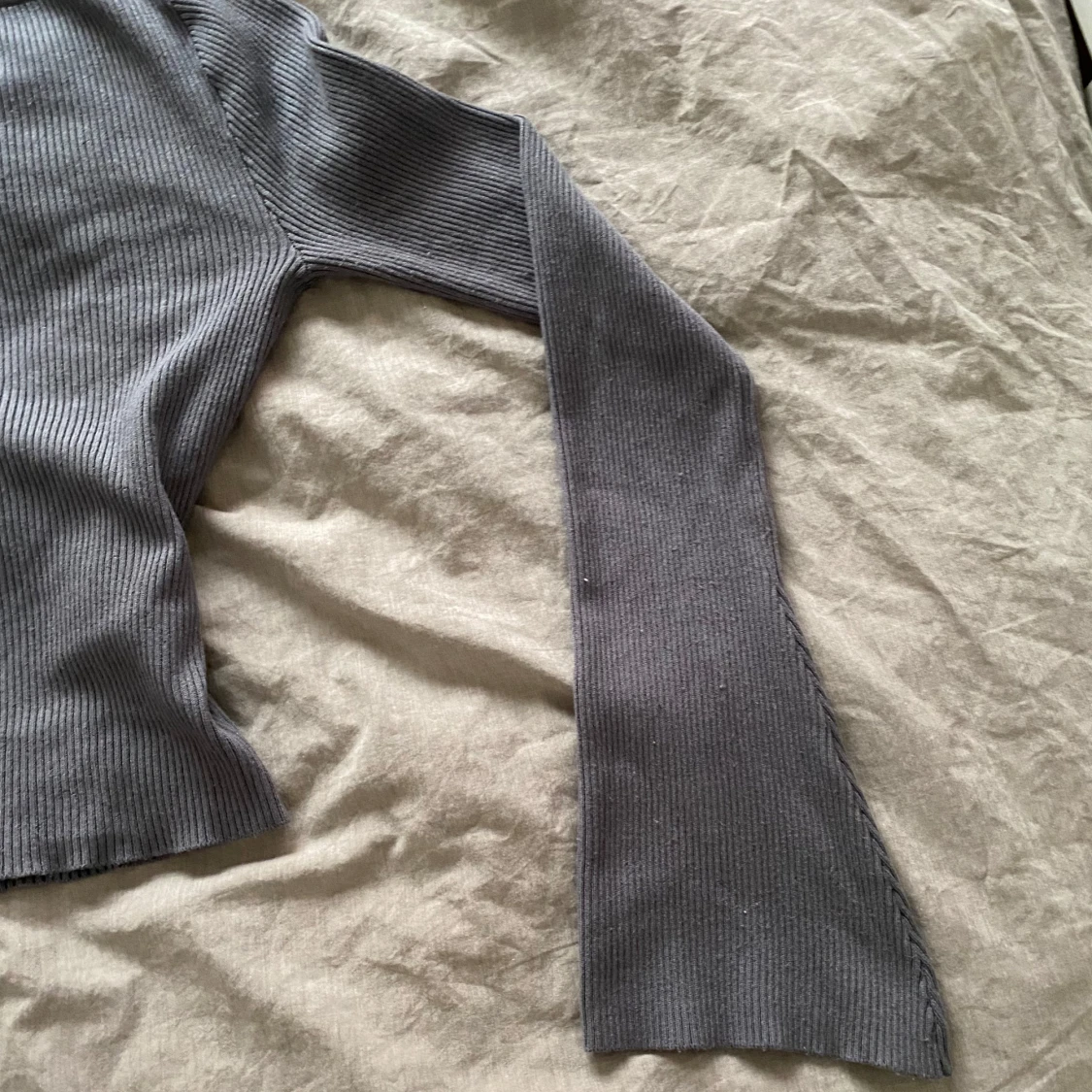 Grå backless tröja - 3