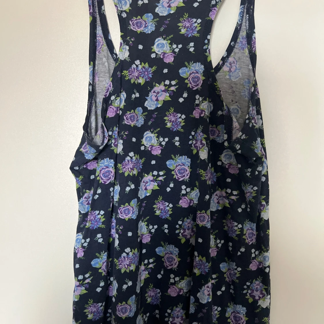 Blommig linne med peacemärke - 1