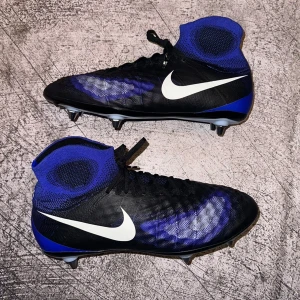 Nike Magista Obra 2 elite sg-pro - 10/10 condition (brand new), I’m Dutch so please all questions and offers in English. Payment can go through PayPal.