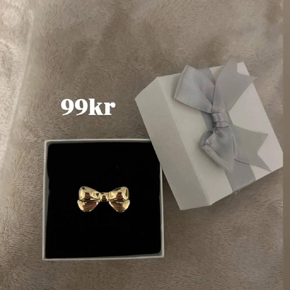 Guldig rosett ring  - 2