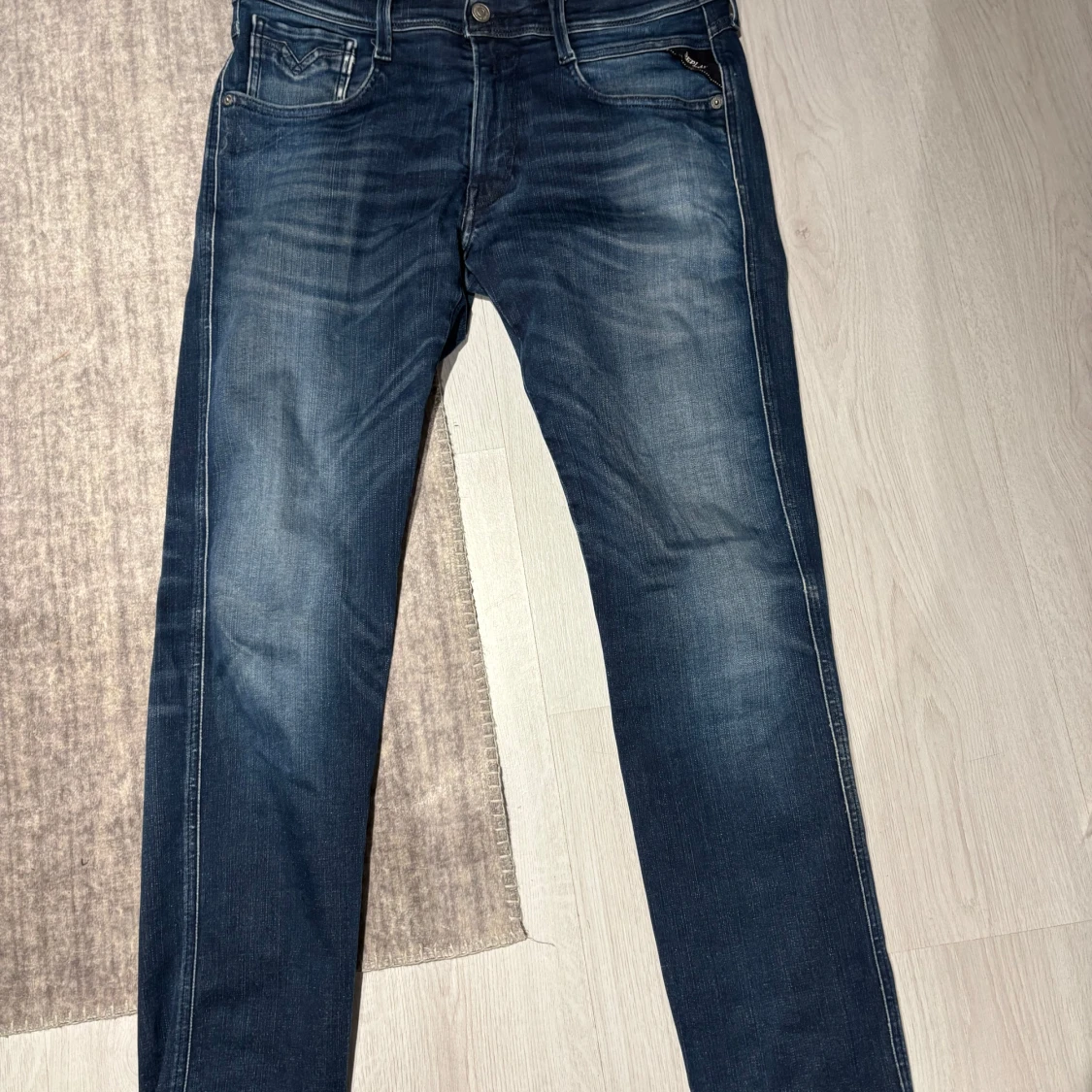 Blå jeansbyxor Replay Anbass herr W32 L32