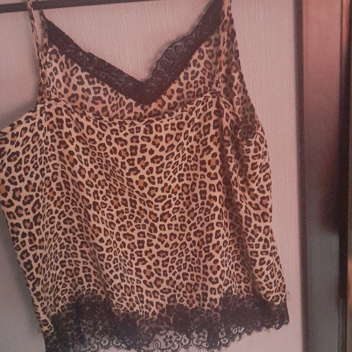 Leopardmönstrad linnetopp med spets från H&M Divided - 4