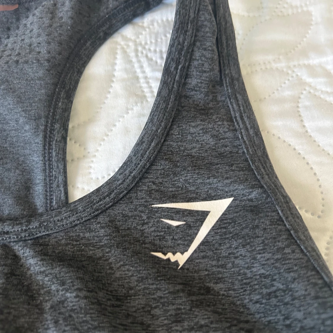 Mörkgrå träningstopp från Gymshark - 3