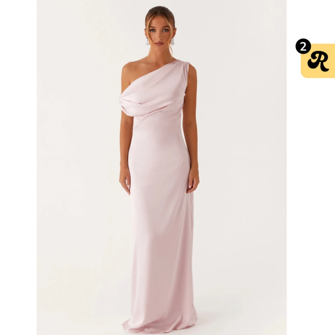 Ljusrosa klänning med oneshoulder