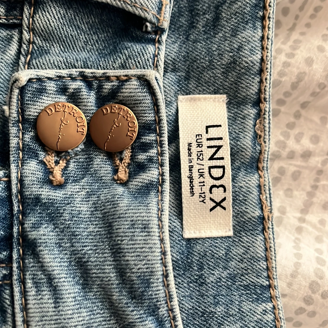 Blå jeansshorts från Lindex - 2