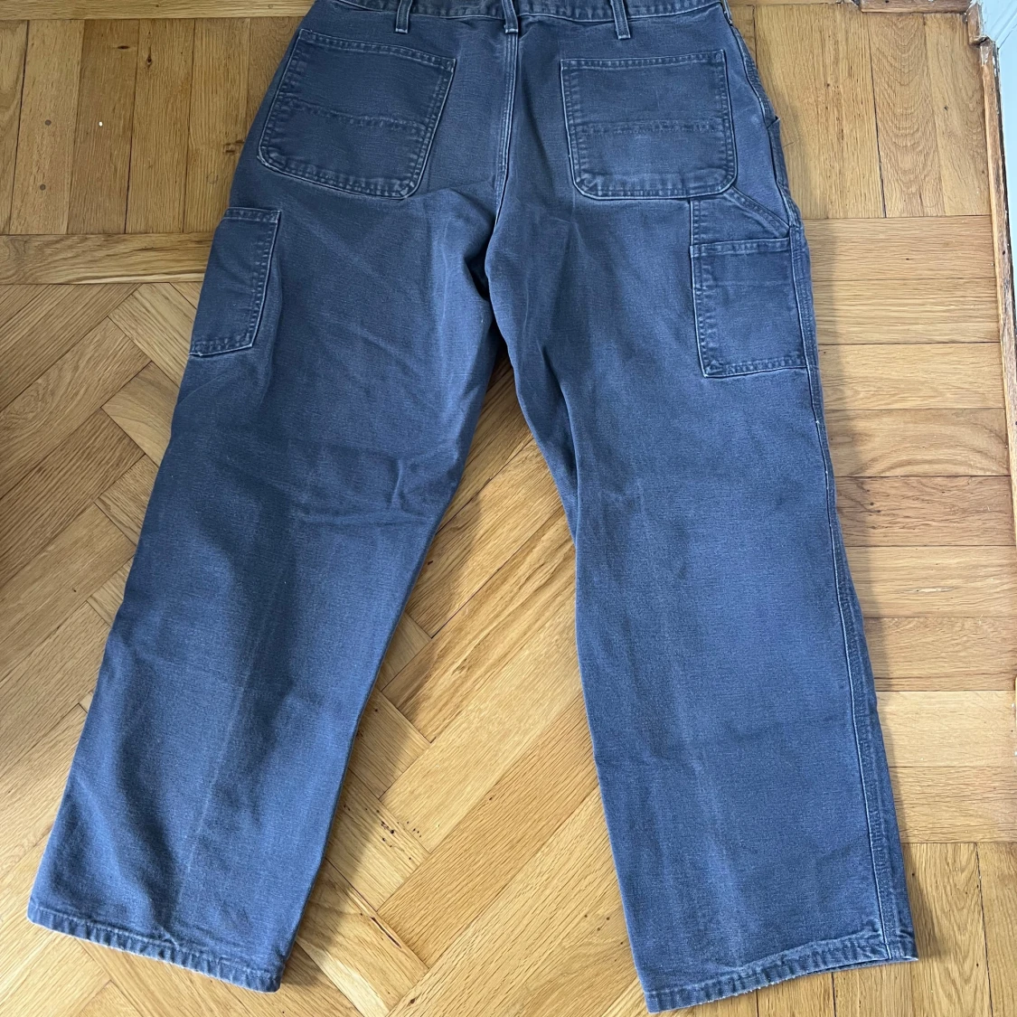 Grå cargobyxor från Carhartt - 1