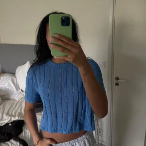 Stickad tröja - En tunn stickad tröja perfekt till sommarn🥰det passar både s & m