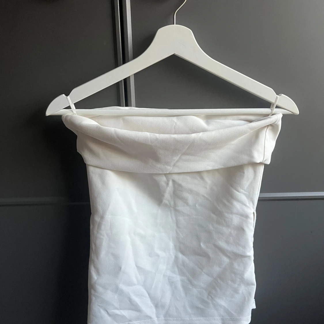 En fin vit topp med dragkedja ifrån Zara - 3