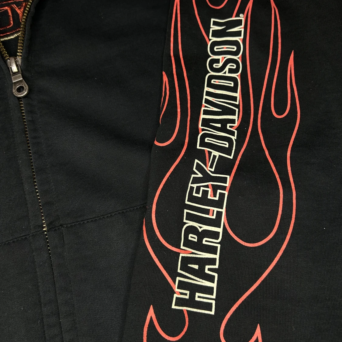 Svart hoodie från Harley-Davidson med flames - 1