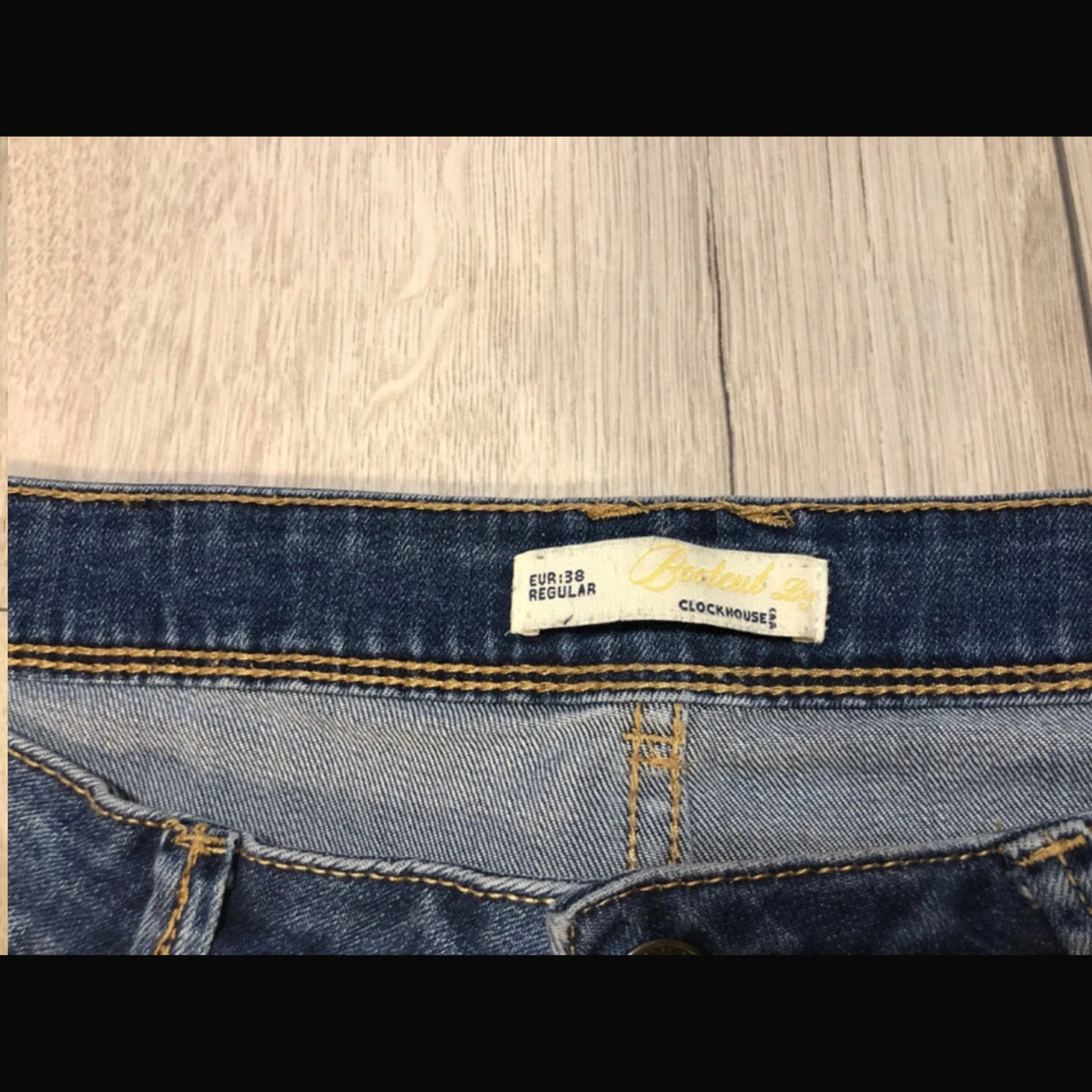 Blå bootcut jeans från Clockhouse - 2