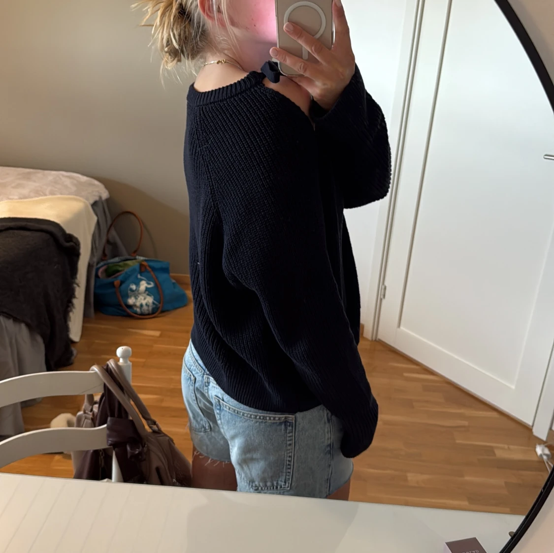 Svart stickad tröja med knytband - 3