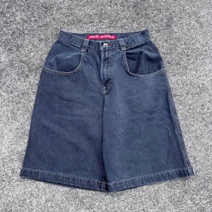 JNCO Jeans loose denim shorts med haj - Worn a few times but still got the spark 
