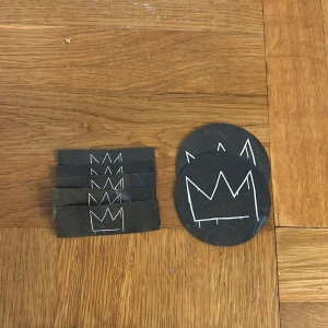 Konfetti från Hov1 konserten på gärdet - 5 stycken smala och 2 stycken runda i paketpris 