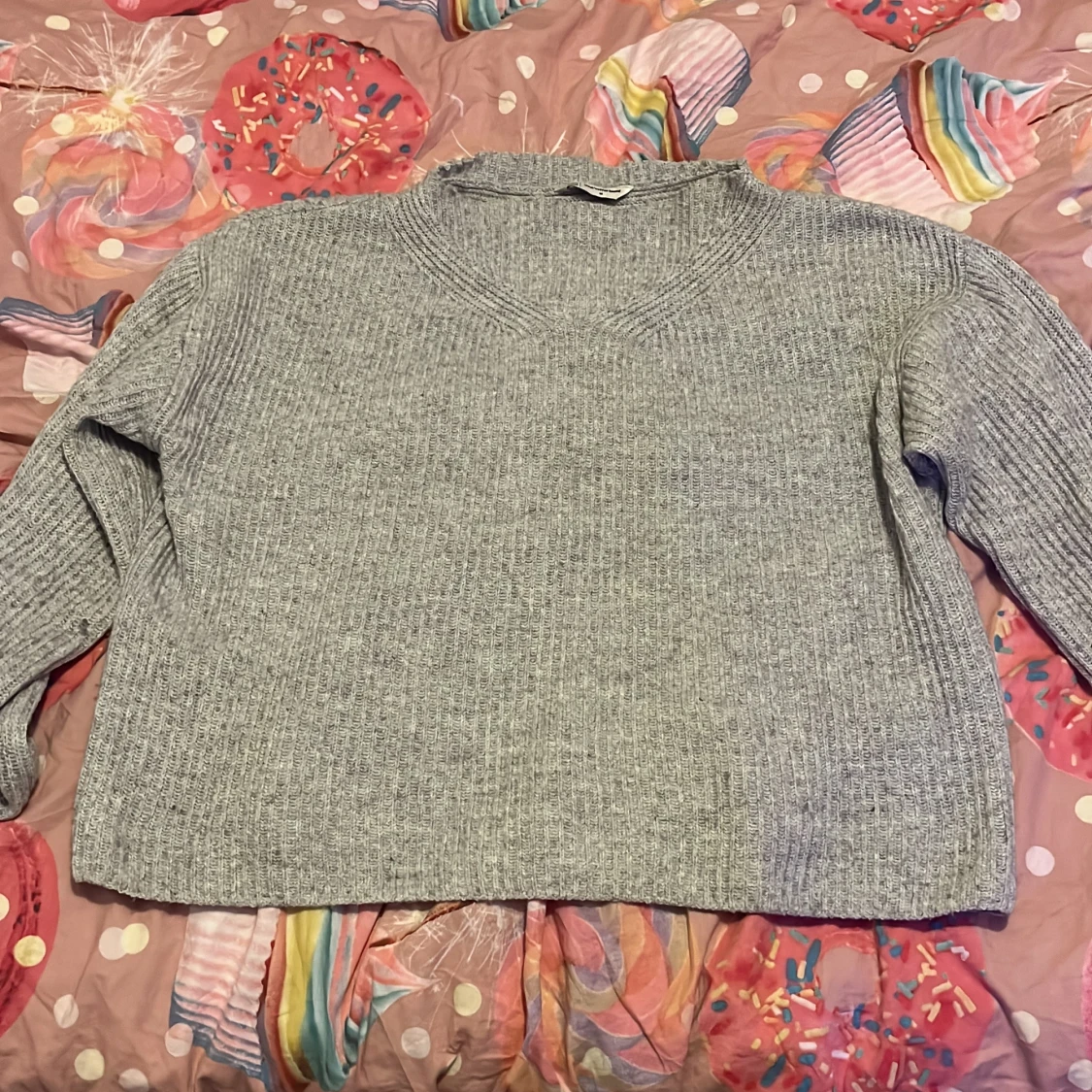 Grå stickad tröja i ull/bomull M