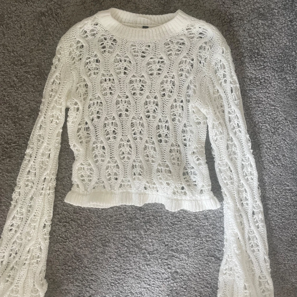 Vit stickad croppad 