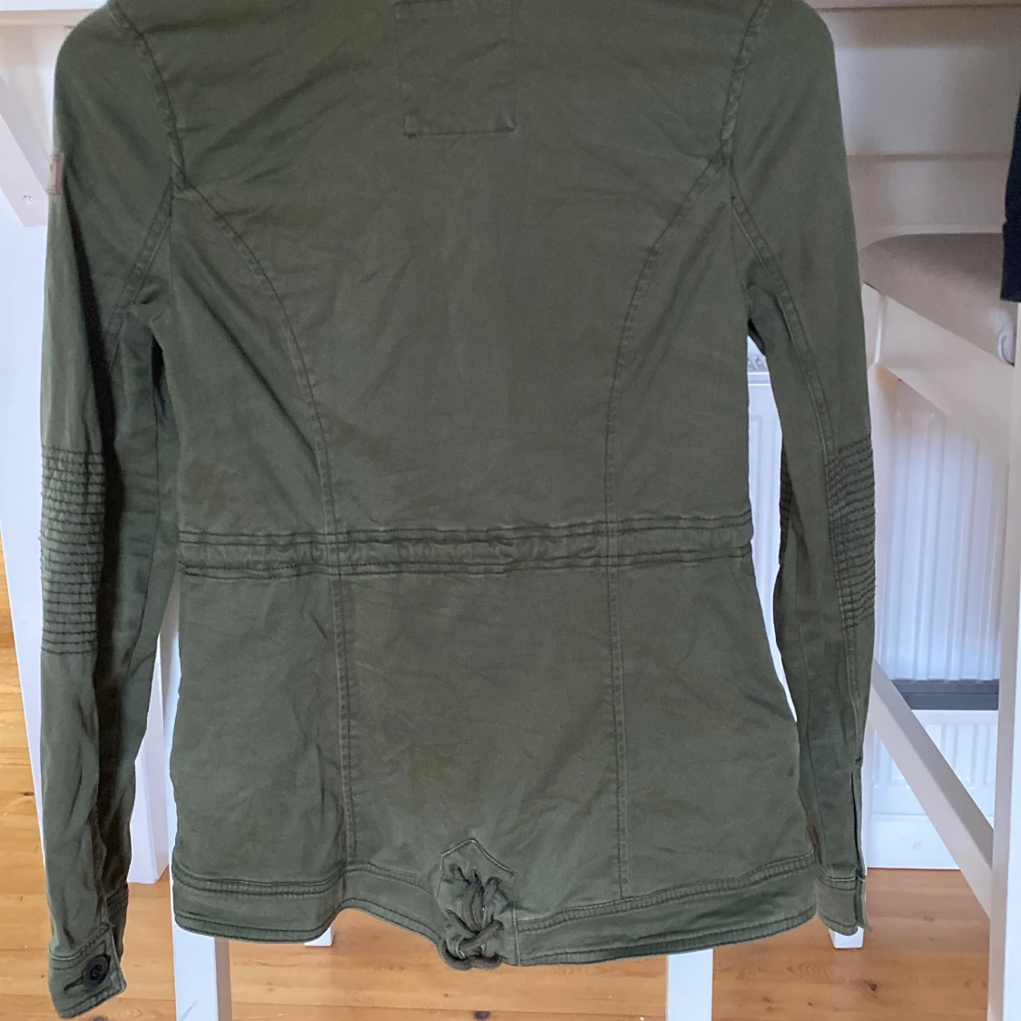 Olivgrön jacka från Hollister XS - 4