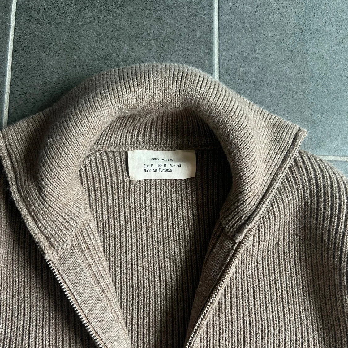 Beige stickad kofta från Zara  - 1