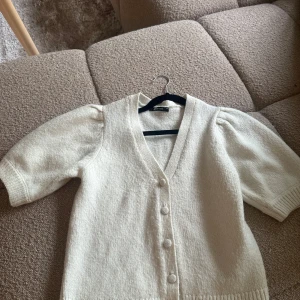 kofta  - säljer denna kofta perfekt till hösten