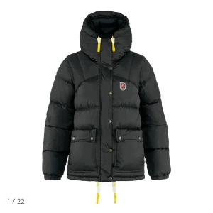 Fjällräven jacka  - Jättefina fjällräven jacka som bara har andvändts under en vinter! Super fint skicka, inga defekter. Skriv privat för flera bilder❤️
