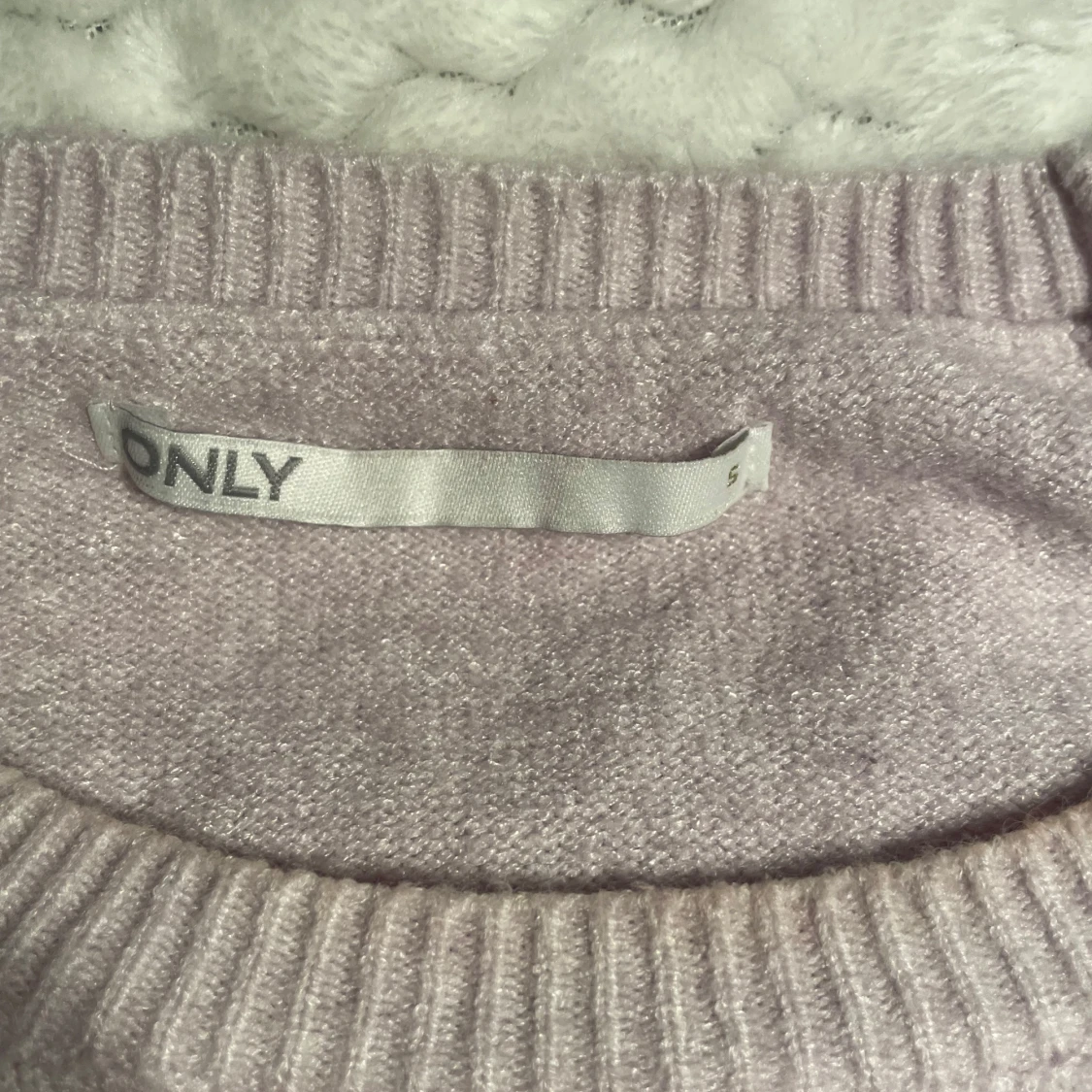 Ljuslila stickad tröja från ONLY - 1