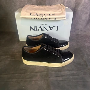 Lanvin toecap sneaker - Mycket fint skick | Size uk 6 passar 40/41  | box och dustbags medföljer | fraktar spårbart inom 24 timmar |  för att köpa klicka ” köp nu” | vid frågor skriv ett meddelande |