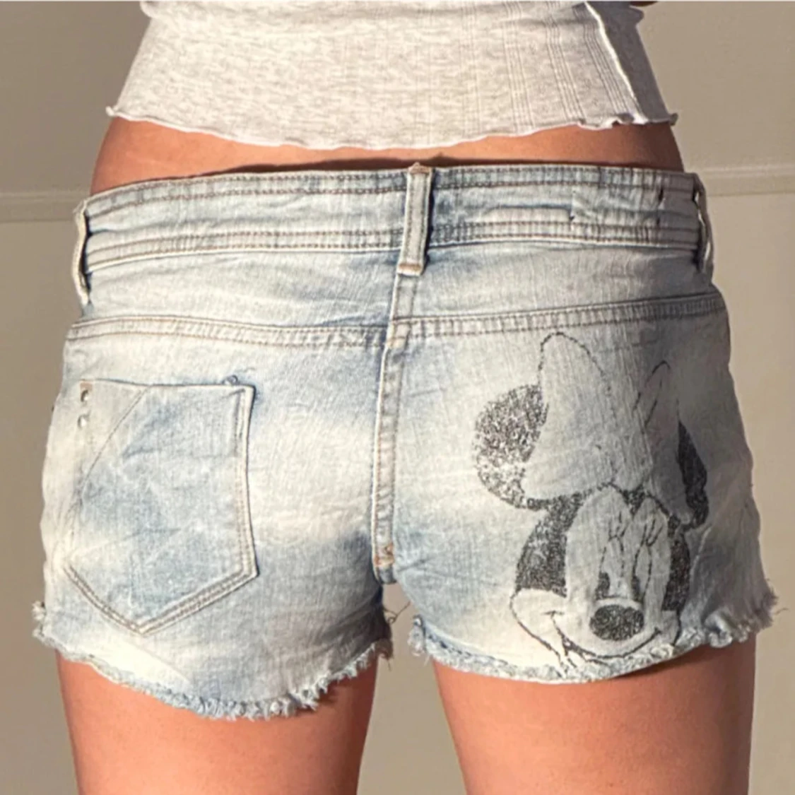 Disney ljusblå jeansshorts med Minnie - 2