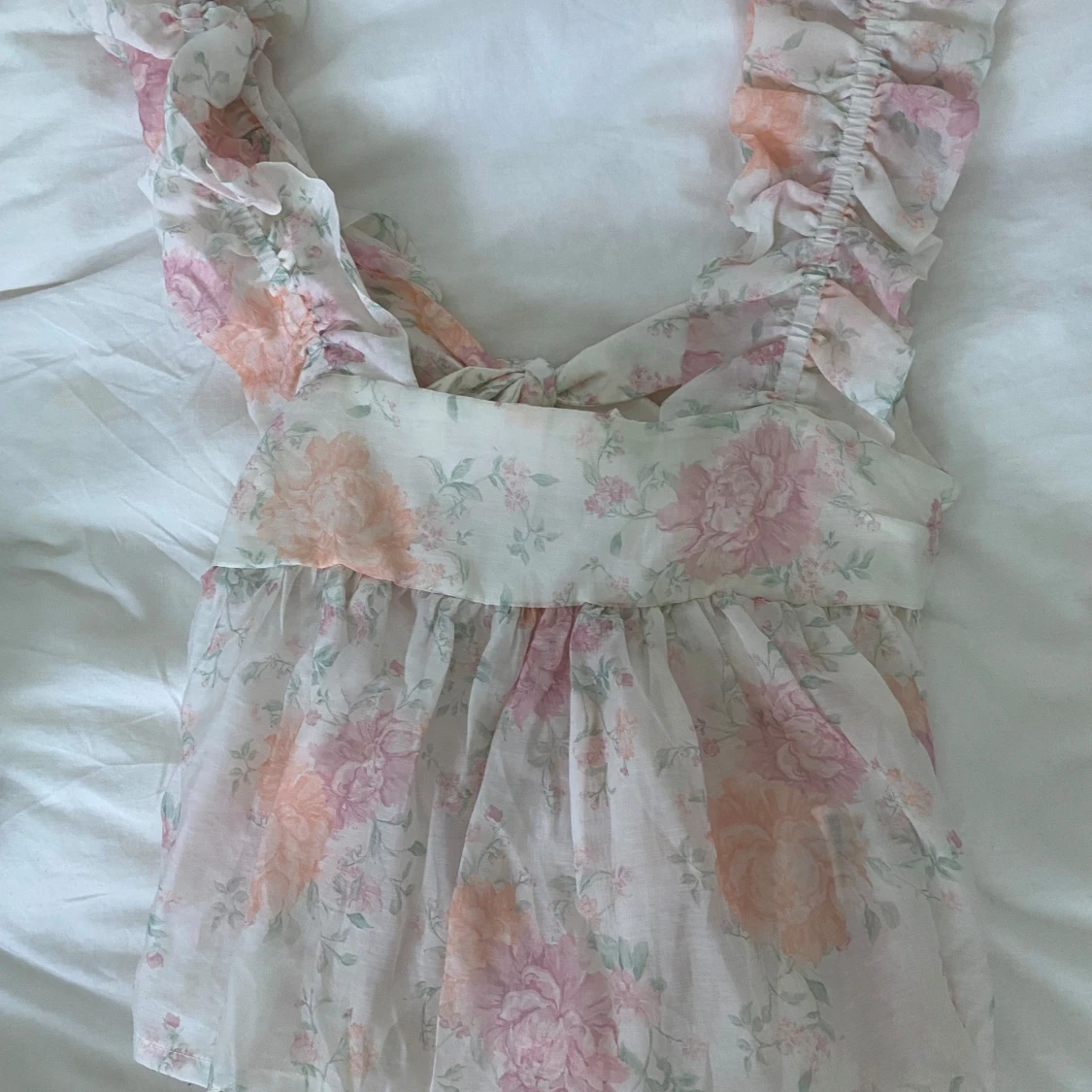 Blommig volangtopp - 1