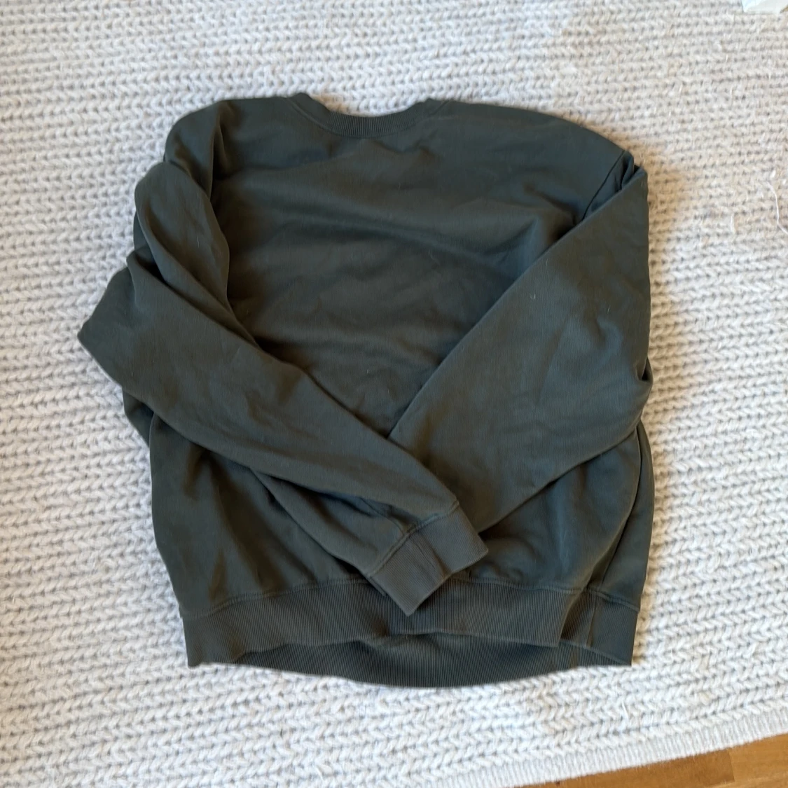 Mörkgrön sweatshirt med lång ärm