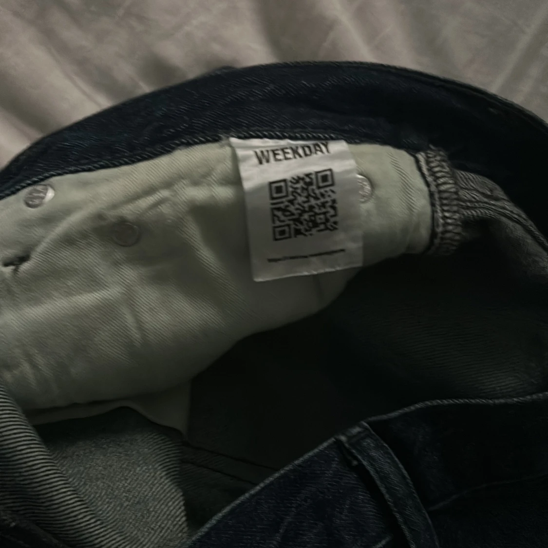 Mörkblå jeans från Weekday - 3