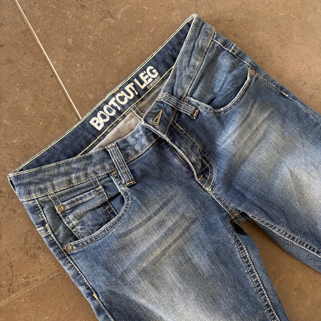Blå bootcut jeans låg midja - 1