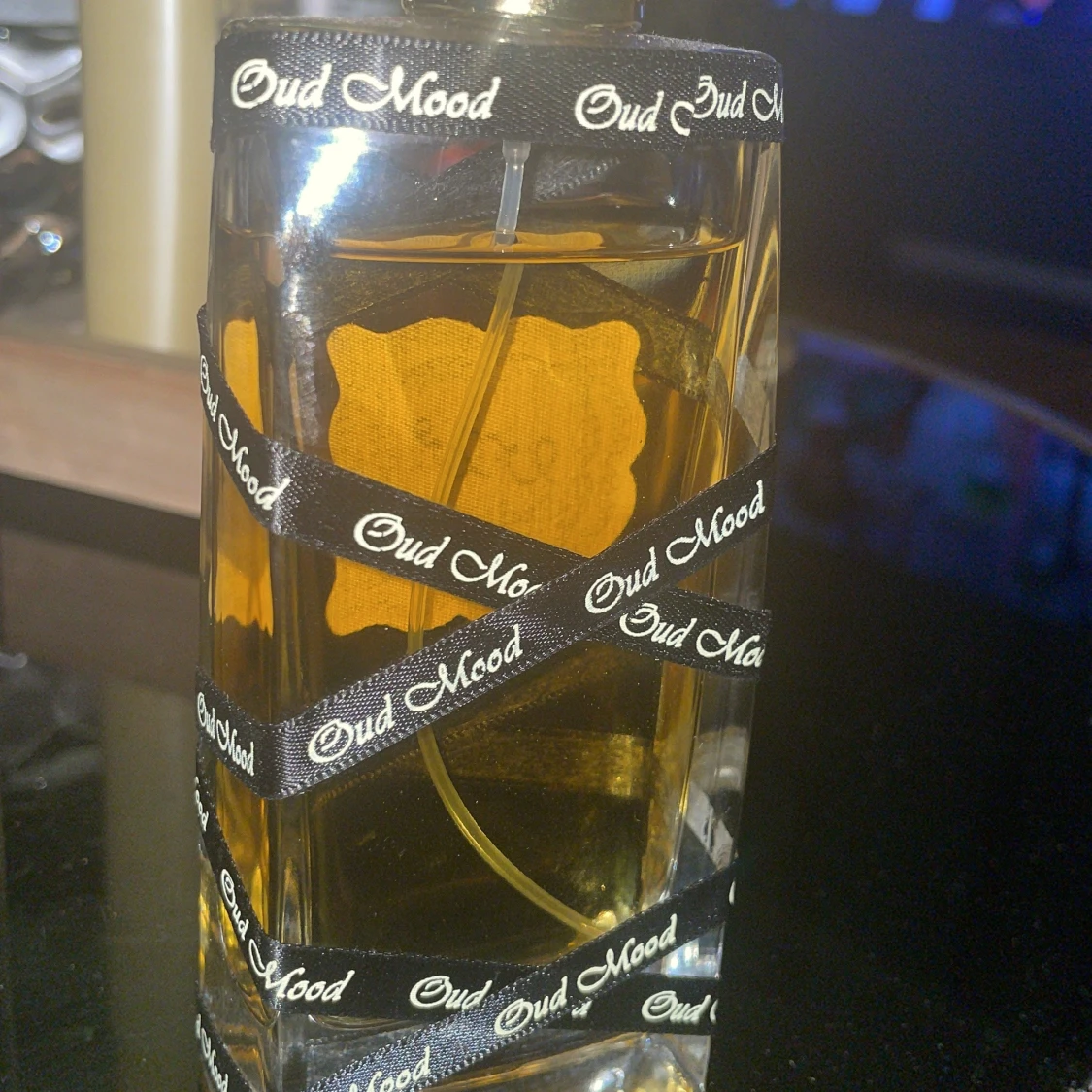 Oud Mood parfym från Lattafa - 1