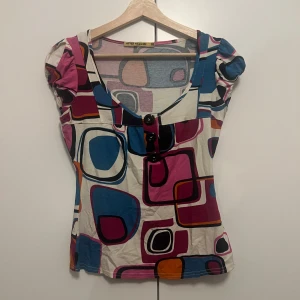 Mönstrad topp - Cool t-shirt med mönster❤️