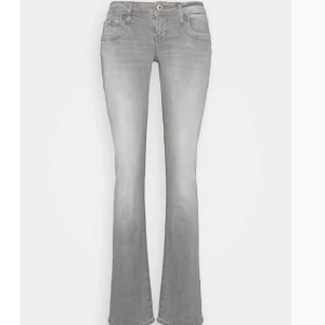 Ltb jeans - Säljer dessa lågmidjade jeans då de är lite för stora för mig. Storlek 25/30. 