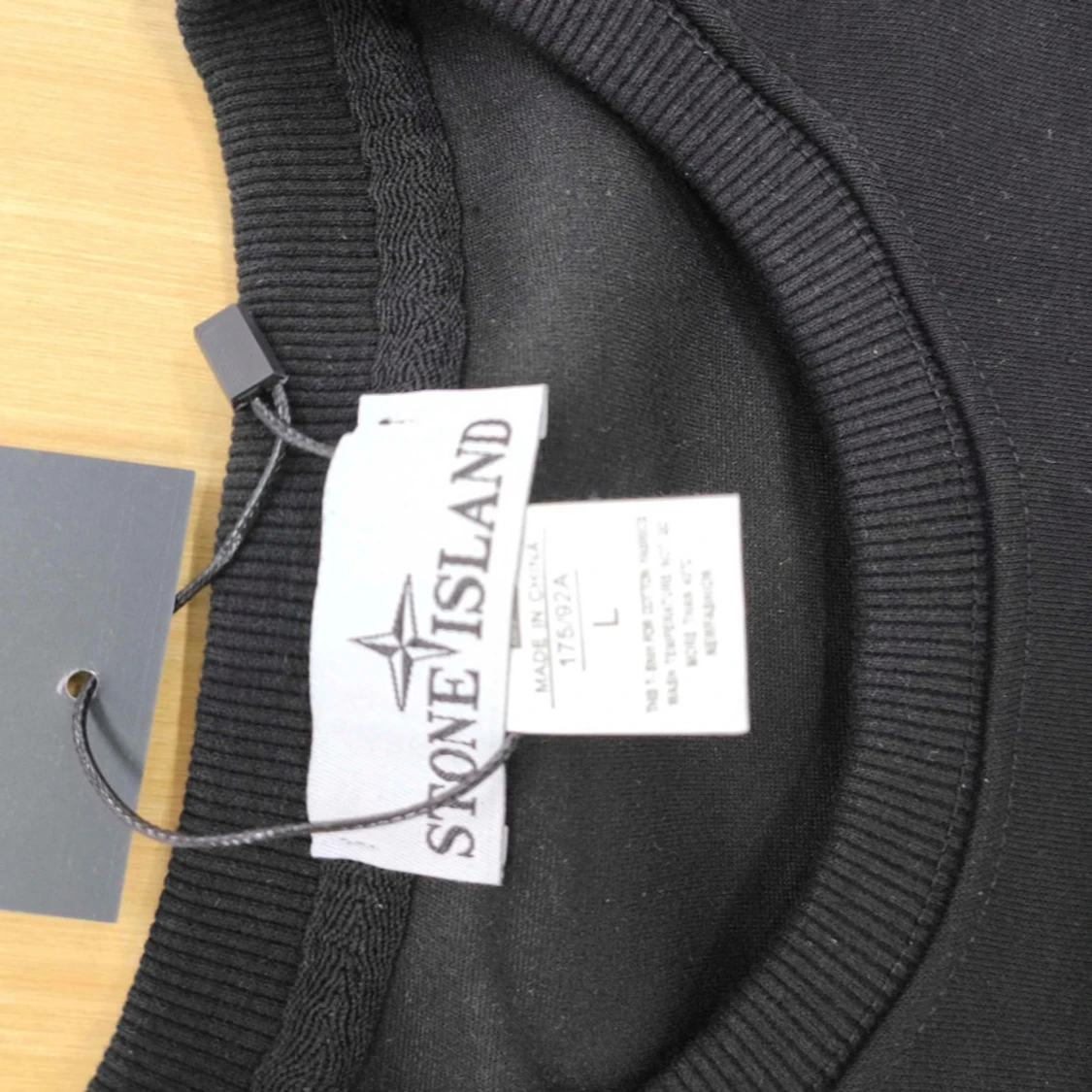 Svart tröja från Stone Island - 2