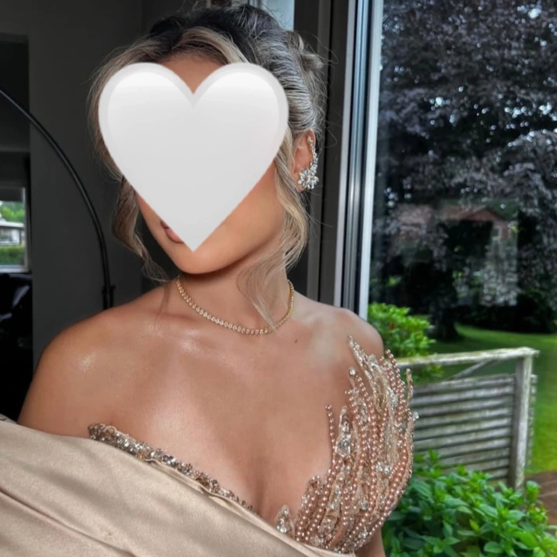 Förlovningsklänning (säljer klänningsn åt en vän)  - 3