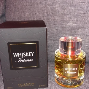 Whiskey Intense Eau de Parfum - Whiskey intense parfym 100 ml helt ny, fräsch unisex doft