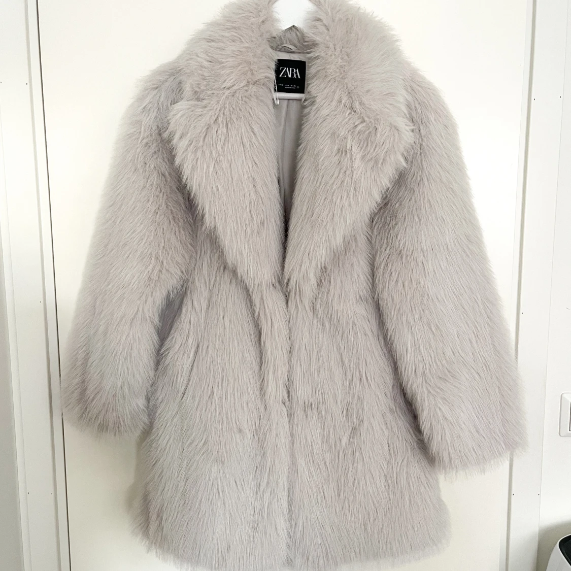 ZARA Faux Fur Coat Fuskpäls Jacka 6318/242/712 - 2