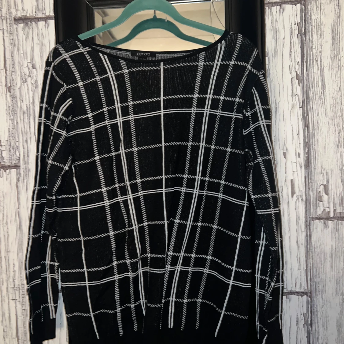 Svart och vit rutig tröja från Esmara