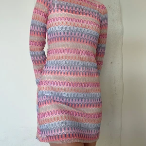 Mönstrad klännng  - en jättepopulär mönstrad klänning från HM. säljs inte längre 