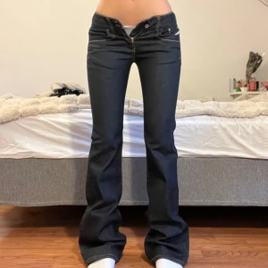 Diesel Jeans  - Midjemått: 33cm, innerbenslängd: 85cm 💖