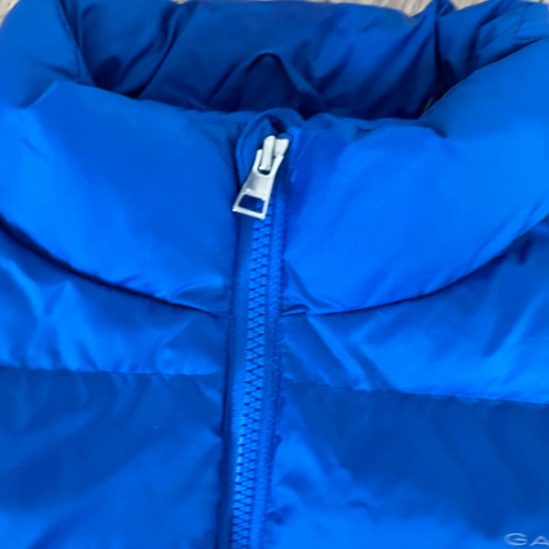 Blå dunväst från GANT - 2