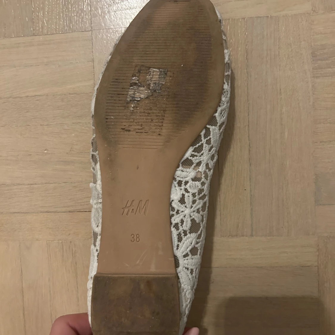 Vita spetsballerinaskor från H&M - 1