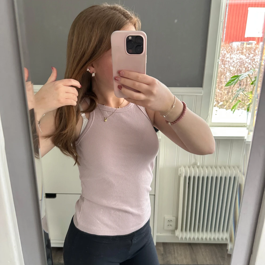 Lila ribbad linnetopp