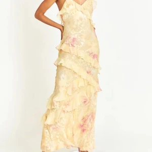 Sommar klänning - Jättefin klänning från märket Kvasim!💕aldrig använd men satt jättefint på! Ord pris ca 1000kr