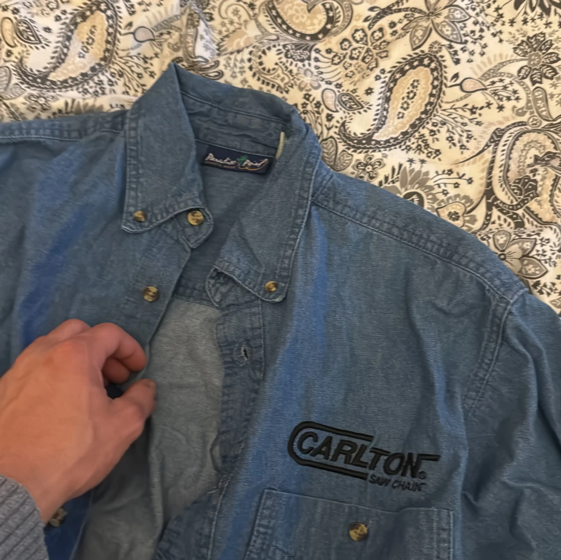 Blå jeansskjorta från Carlton - 2