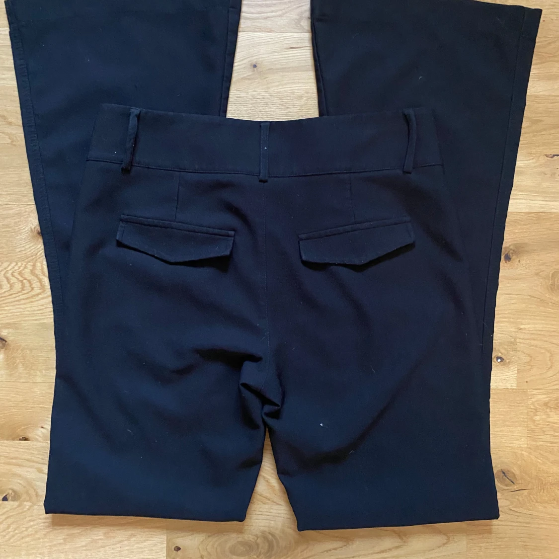 Svarta kostymbyxor från Amelie & Me - 2