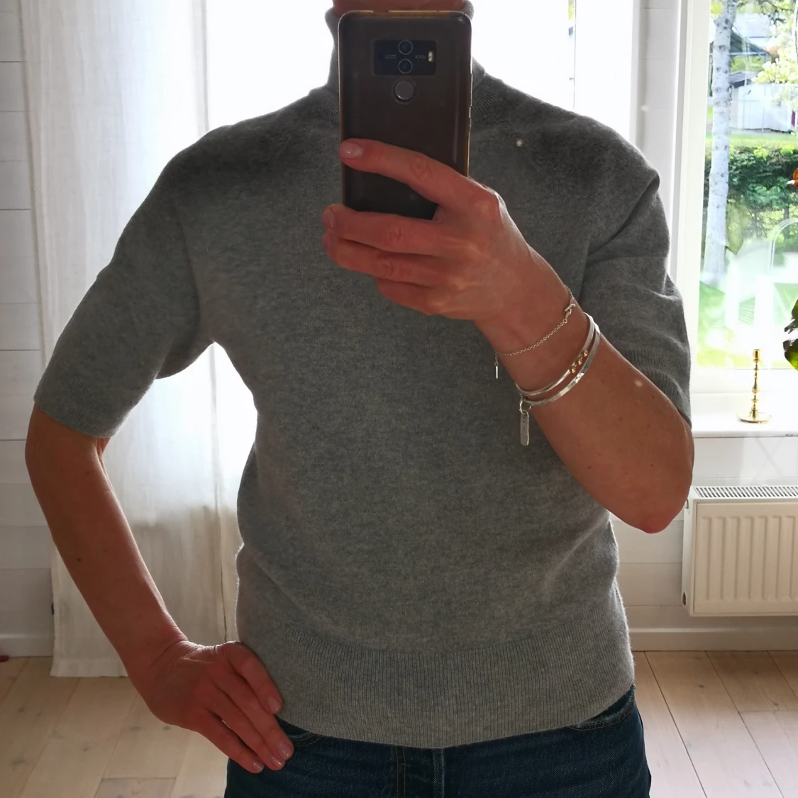 Grå kortärmad polotröja i 100% kashmir - 2